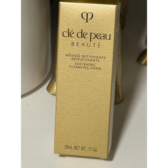 Clé de Peau Beauté Softening Cleansing Foam - 20 mL - NEW in BOX - Picture 1 of 1